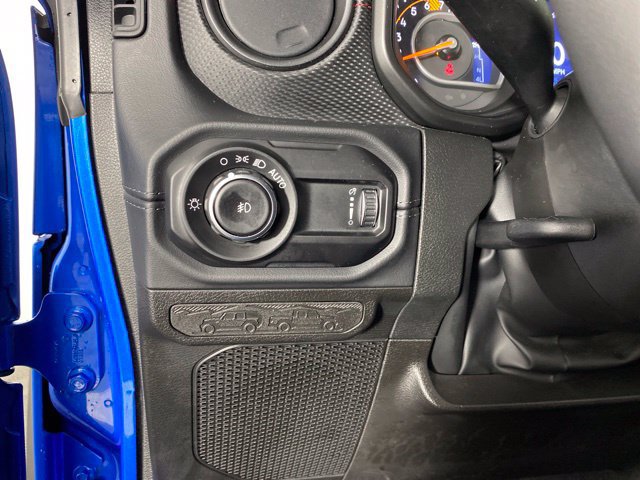 Used 2025 Jeep Wrangler Unlimited Rubicon w/ Convenience Group AWD/4WD image 25