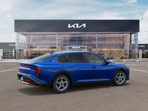 Used 2025 Kia K4 LXS image 6