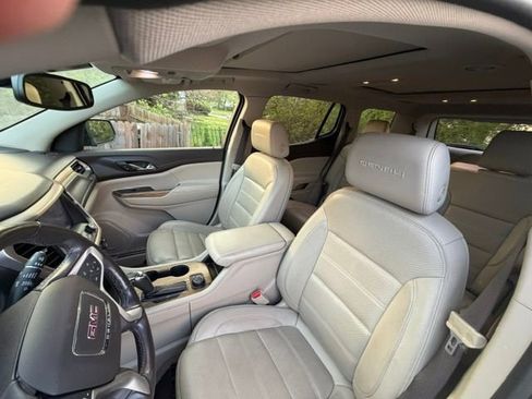 Used 2019 GMC Acadia Denali w/ Technology Package image 4