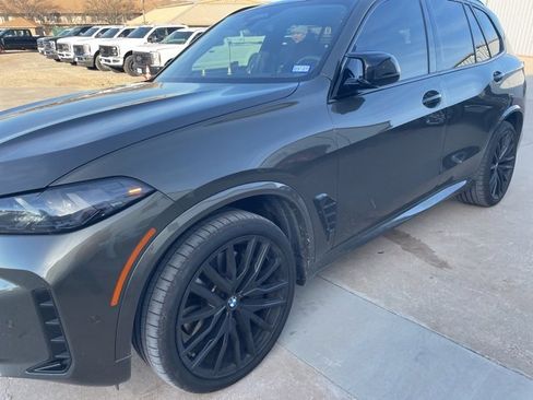 Used 2025 BMW X5 M60i image 1
