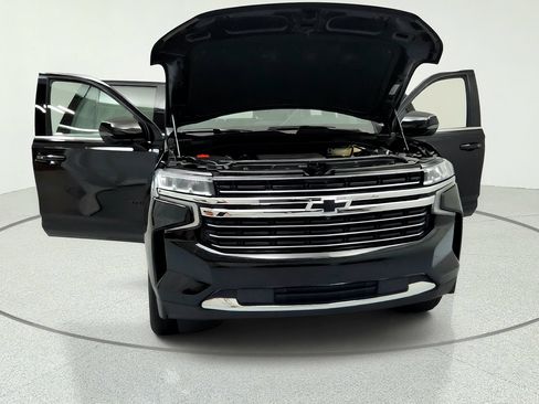 Used 2023 Chevrolet Tahoe LT w/ Luxury Package AWD/4WD image 15
