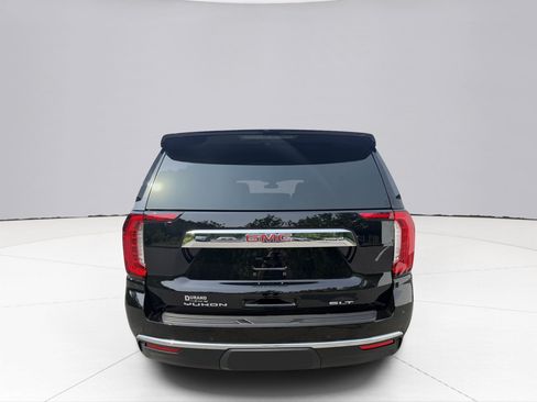 Used 2022 GMC Yukon SLT w/ SLT Luxury Package AWD/4WD image 4