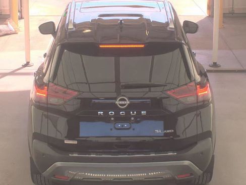 Used 2023 Nissan Rogue SL w/ SL Premium Package image 10