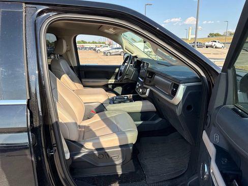 Used 2023 Ford Expedition XLT AWD/4WD image 15