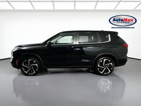 Used 2023 Mitsubishi Outlander SE image 8
