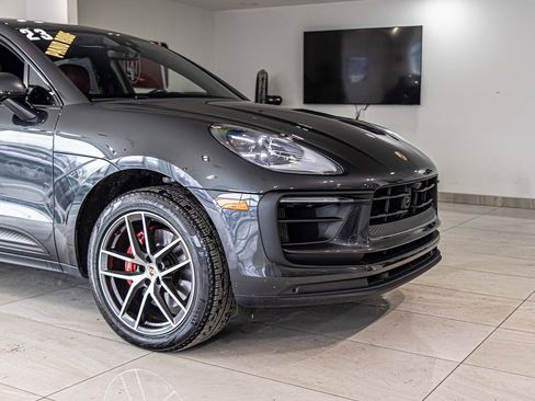 Used 2023 Porsche Macan S image 3