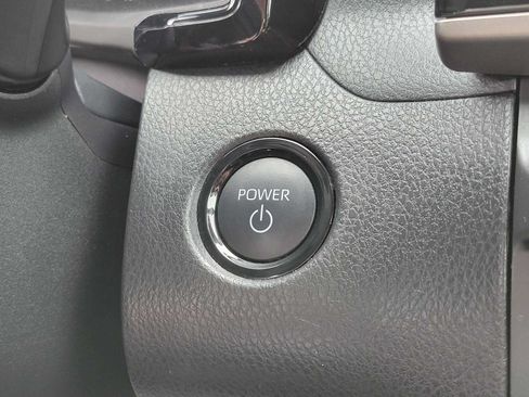 Used 2025 Toyota Camry SE FWD image 30