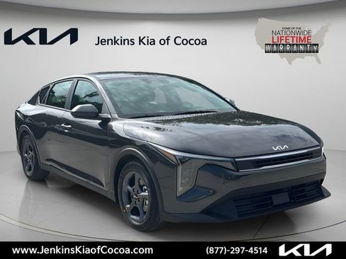 New 2026 Kia K4 FWD image 2
