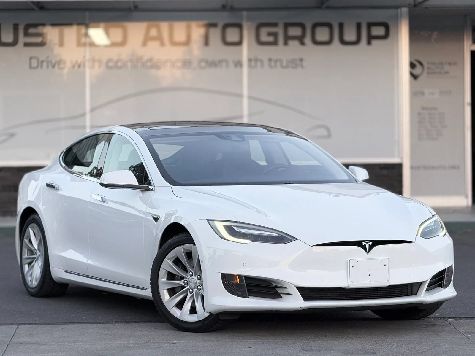Used 2016 Tesla Model S 90D AWD/4WD image 3
