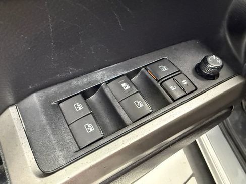 Used 2021 Toyota Tacoma SR5 RWD image 27