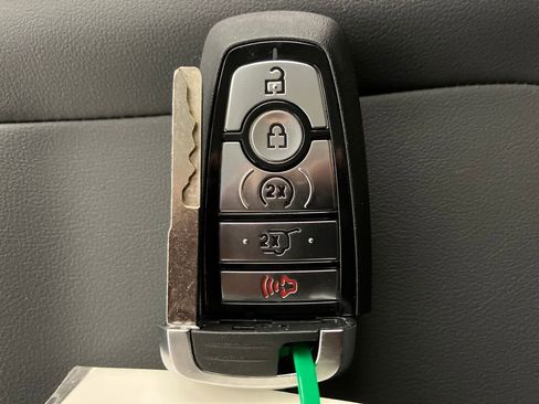 New 2025 Ford Expedition Active image 33