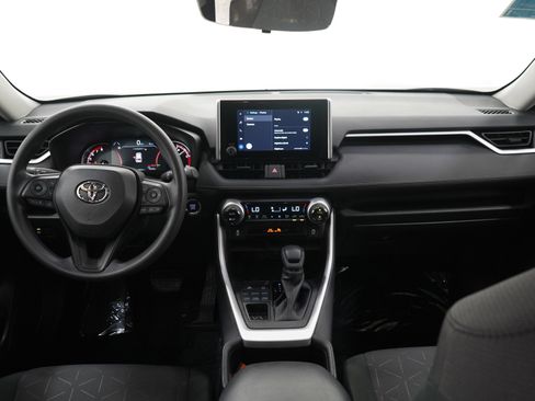 Used 2025 Toyota RAV4 XLE AWD/4WD image 15