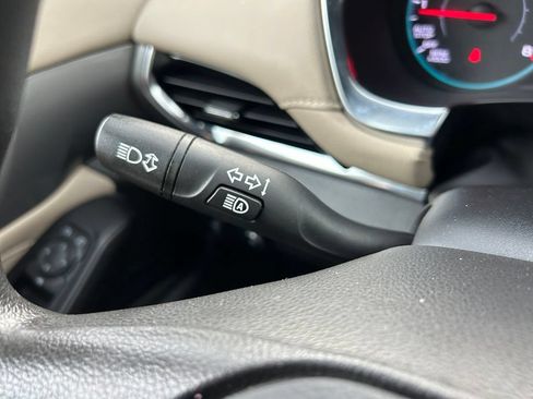 Used 2023 Chevrolet Traverse LS FWD image 51