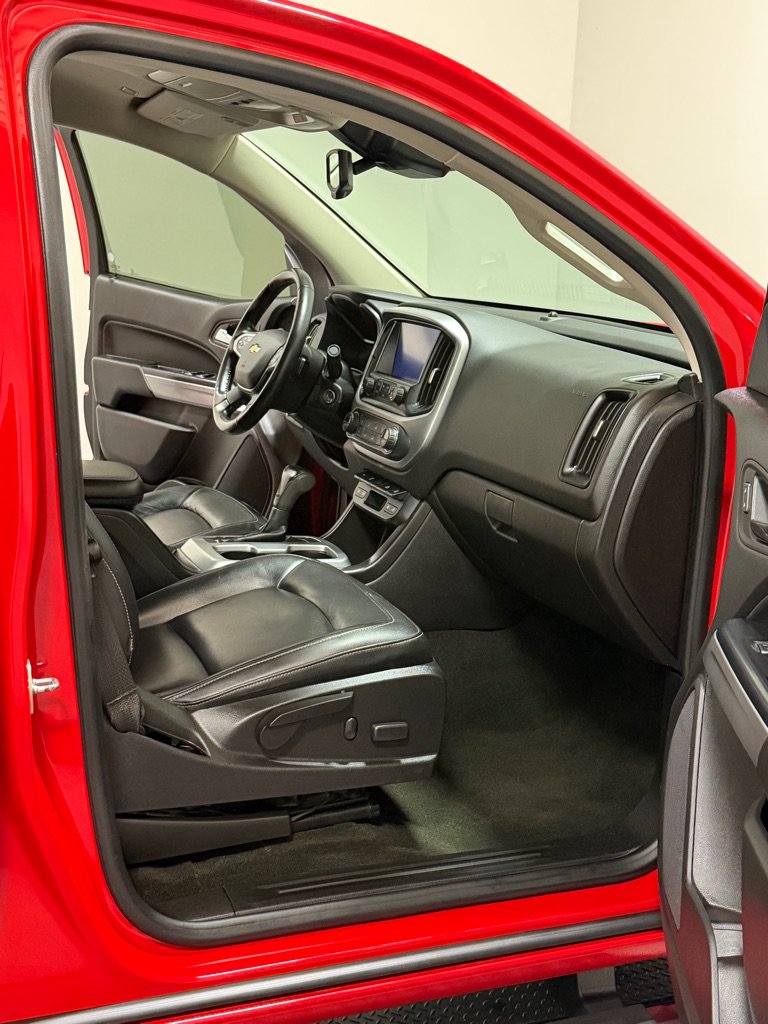 Used 2017 Chevrolet Colorado LT w/ Luxury Package, Chrome AWD/4WD image 11