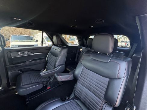 Used 2025 Ford Explorer ST-Line AWD/4WD image 13