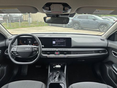 Used 2025 Kia K4 FWD image 32
