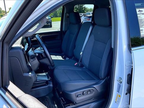 Used 2025 GMC Sierra 2500 SLE AWD/4WD image 23