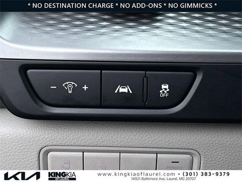 Used 2024 Kia Carnival LX image 14