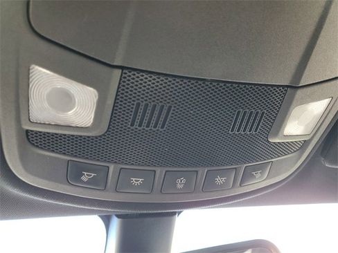 Used 2019 Lincoln Continental Premiere image 27