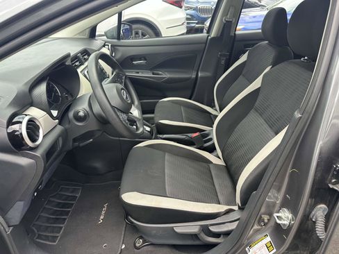 Used 2022 Nissan Versa SV FWD image 14