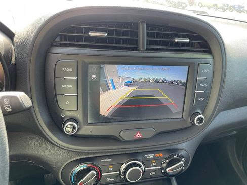 Used 2025 Kia Soul LX FWD image 20