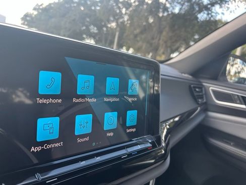 New 2026 Volkswagen Atlas Cross Sport SEL R-Line image 11