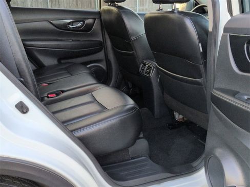 Used 2020 Nissan Rogue SL w/ Premium Package image 21