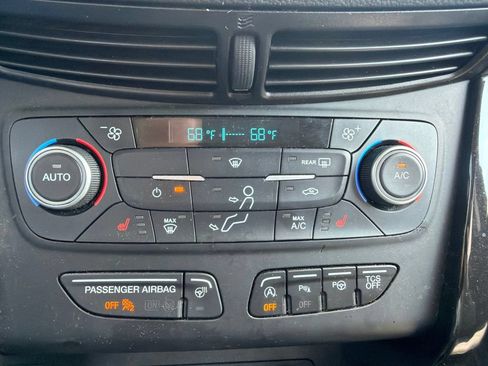 Used 2018 Ford Escape Titanium AWD/4WD image 17