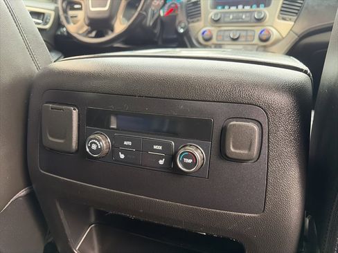 Used 2018 GMC Yukon Denali image 6