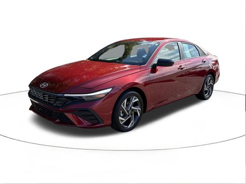 Certified 2025 Hyundai Elantra Sport image 7