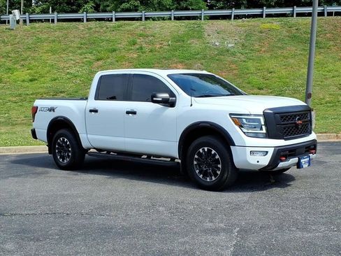 Used 2021 Nissan Titan PRO-4X w/ Pro-4x Convenience Package AWD/4WD image 2