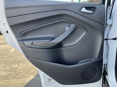 Used 2019 Ford Escape SE image 17