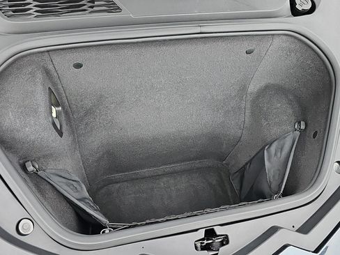 Used 2021 Chevrolet Corvette Stingray Premium Cpe w/ Z51 Performance Package image 16