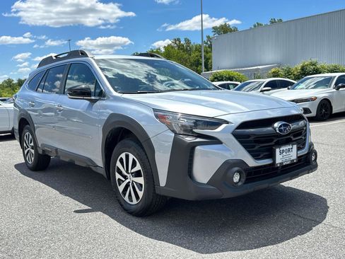 Used 2025 Subaru Outback Premium AWD/4WD image 5
