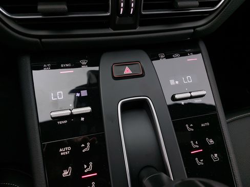 New 2026 Porsche Macan S image 23