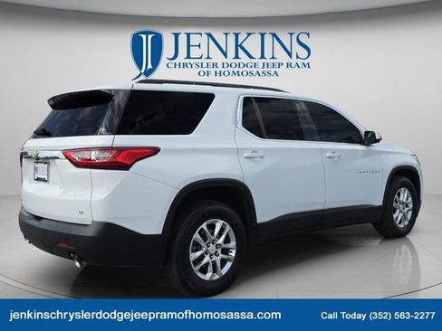 Used 2019 Chevrolet Traverse LT FWD image 4