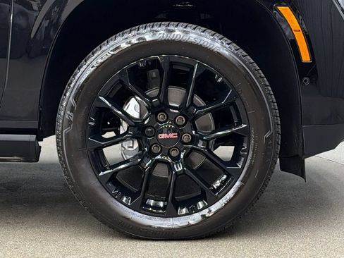 Used 2026 GMC Yukon XL Denali w/ Sun & Power Step Package AWD/4WD image 9