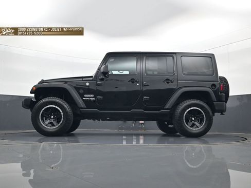 Used 2018 Jeep Wrangler Unlimited Sport S AWD/4WD image 28