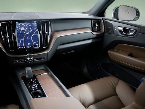 New 2024 Volvo XC60 T8 Plus w/ Protection Package Premier image 29