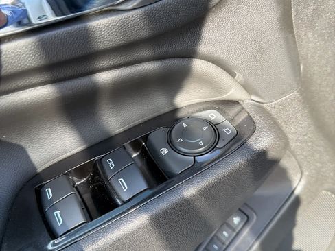 Used 2022 Chevrolet Equinox Premier AWD/4WD image 17