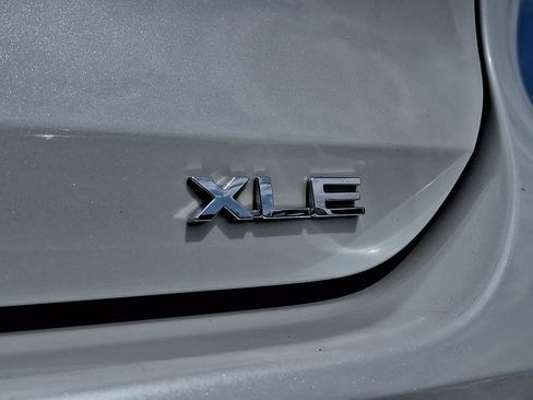 Certified 2022 Toyota Highlander XLE AWD/4WD image 36