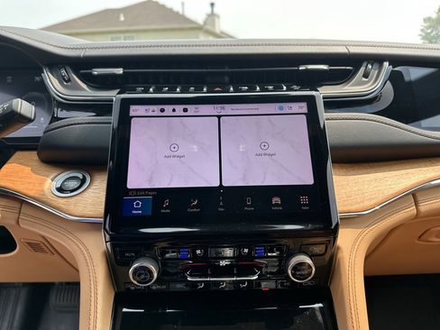 Used 2023 Jeep Grand Cherokee Summit image 38