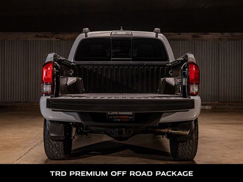 Used 2019 Toyota Tacoma TRD Off-Road AWD/4WD image 8