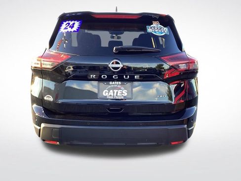 Used 2024 Nissan Rogue S AWD/4WD image 9