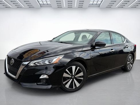 Used 2020 Nissan Altima 2.5 SV FWD image 2