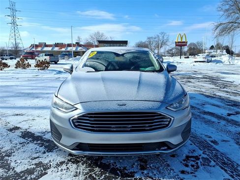 Certified 2020 Ford Fusion SE image 2