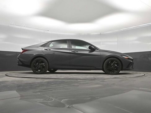 New 2026 Hyundai Elantra SEL Sport FWD image 39