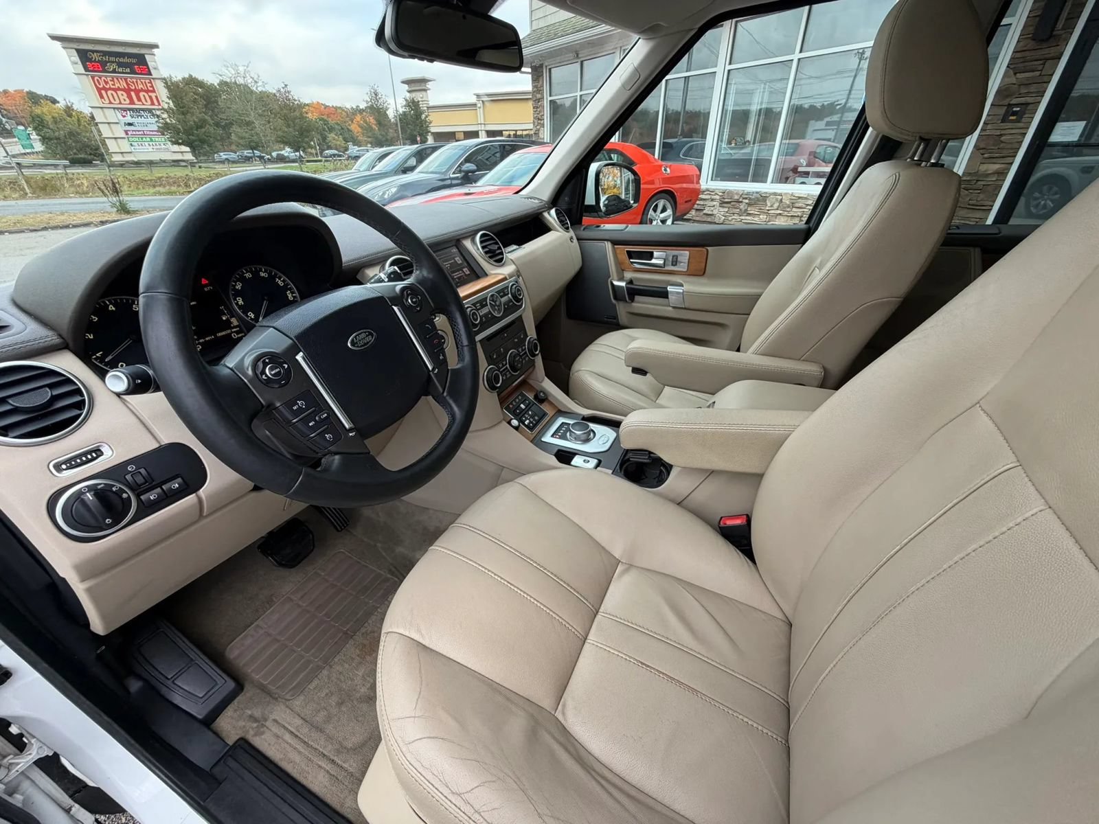 Used 2016 Land Rover LR4 HSE Silver Edition AWD/4WD image 43