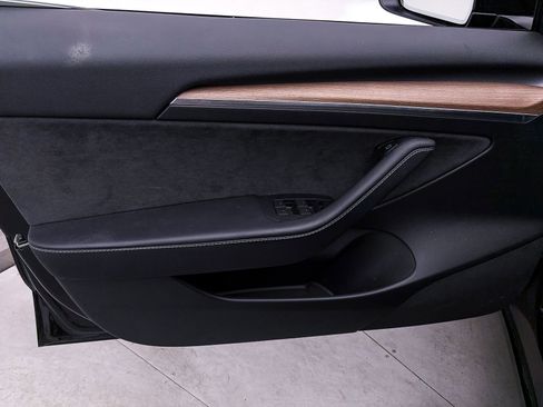 Used 2023 Tesla Model 3 Standard Range image 16