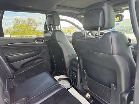 Used 2018 Jeep Grand Cherokee Laredo AWD/4WD image 15